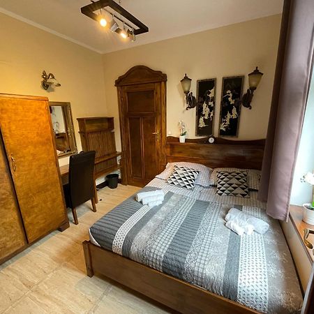 Bed and Breakfast Dworek Oliwski Danzig Exterior foto