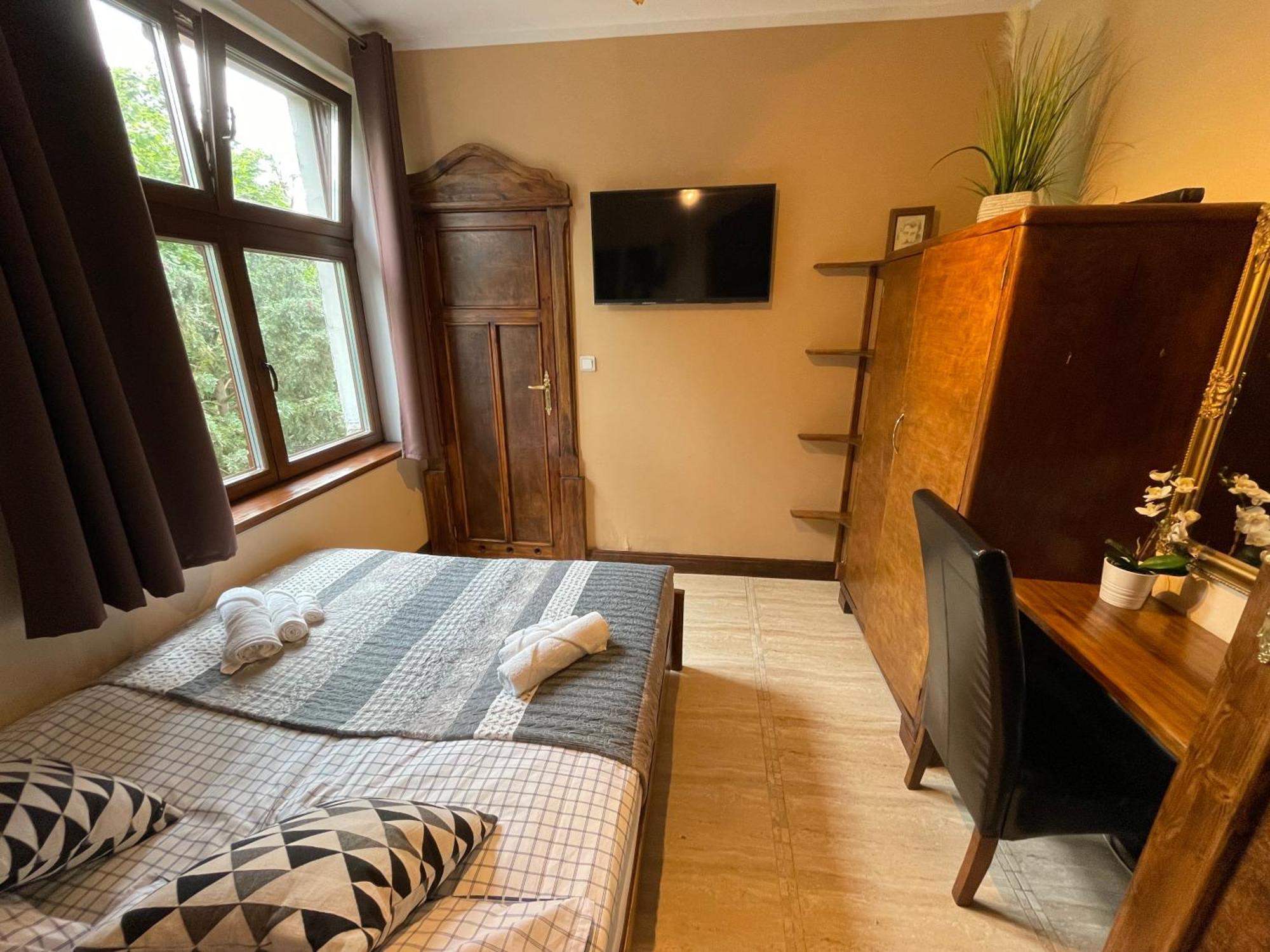 Bed and Breakfast Dworek Oliwski Danzig Exterior foto
